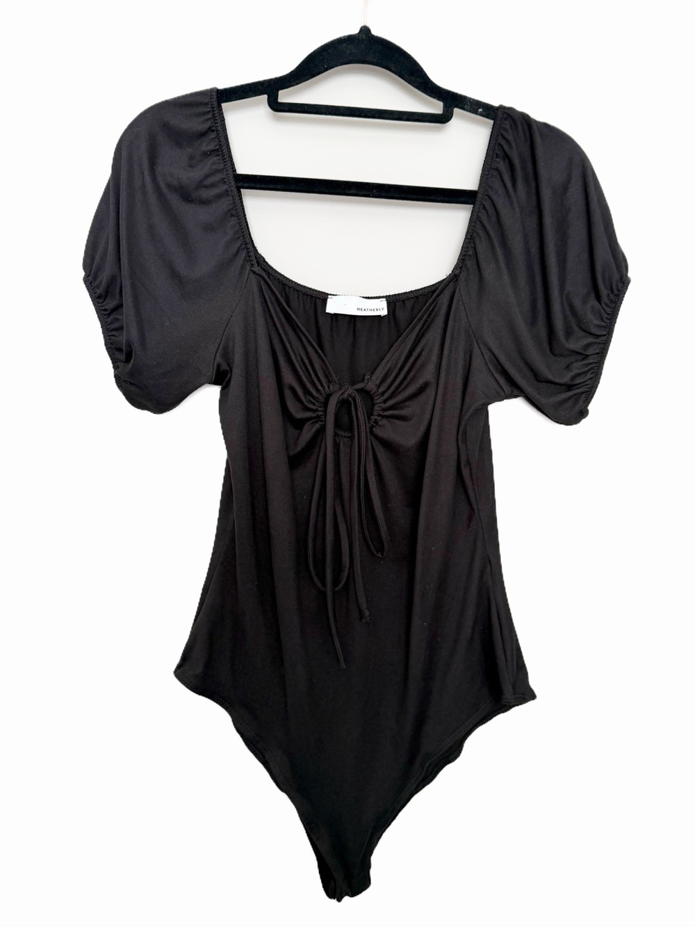 Heatherly Black Tie-Front Puff Sleeve Bodysuit in Black Size Medium Petite